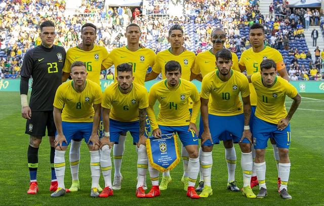 未来可期！一场平局让巴西挖出核心，世界级作球+迷幻跑位太无解