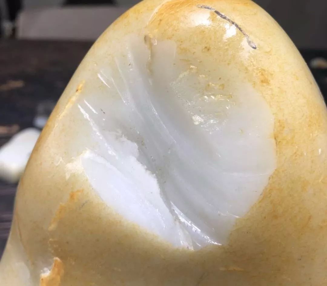 和田玉白度对比的方法,和田玉闪青怎么提白