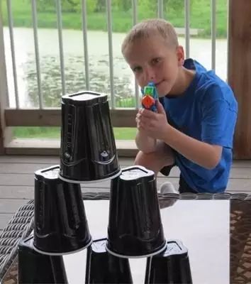 在家用纸杯玩的亲子游戏,用纸杯做2岁儿童的游戏