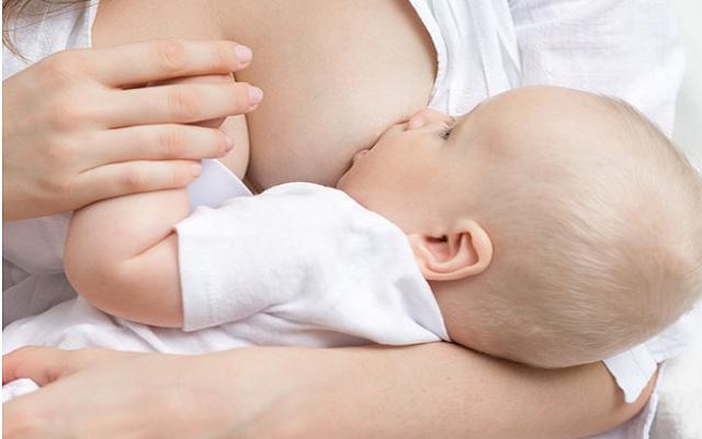 宝宝奶水不够每顿加奶粉,宝宝奶水够吃需要添加辅食吗