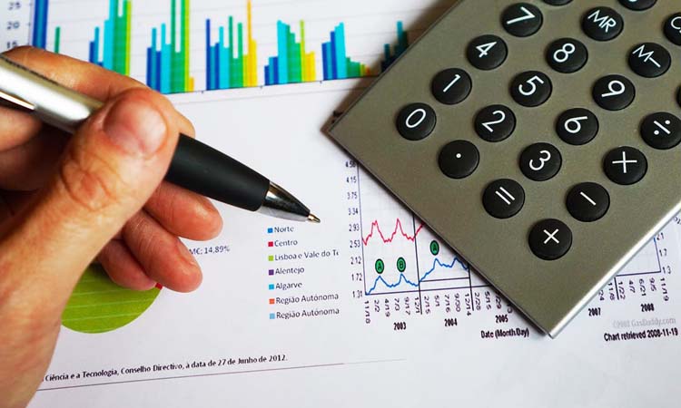 被小人恶意中伤如何反击,如何处理被小人同事挑唆的同事