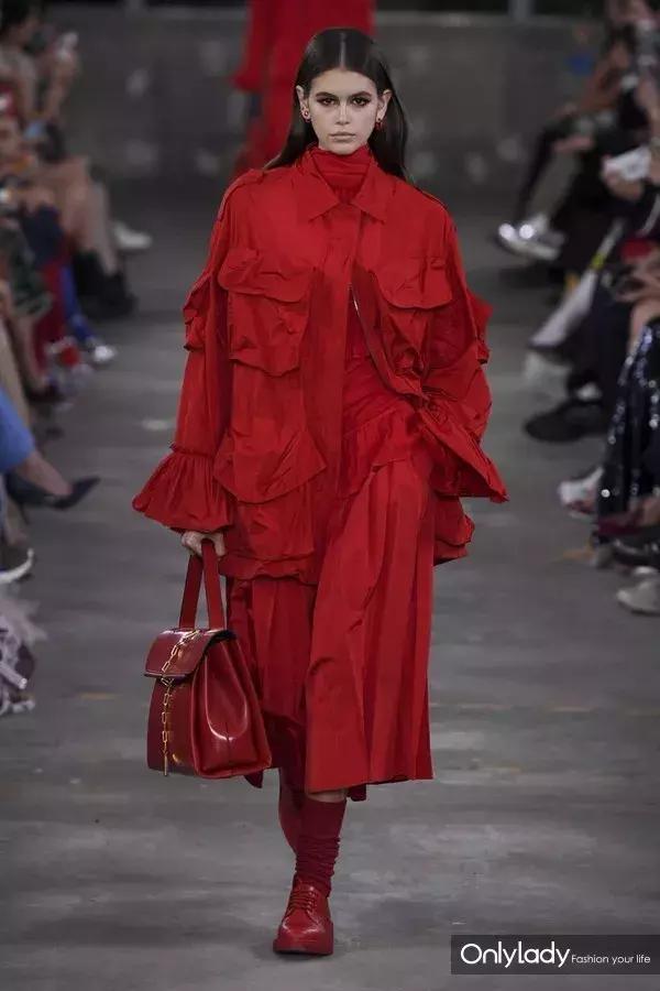 张艺兴valentino东京神图,张艺兴valentino秀场表演