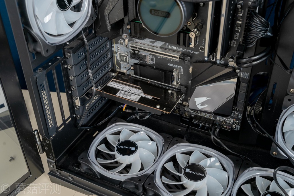 极速插拔，解锁更多使用姿势、ICYDock硬盘抽取盒PCI转M2评测