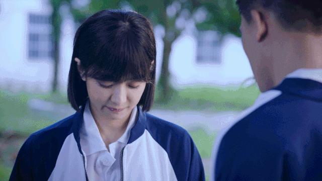 1秒就能变色的小白鞋，只要139元的价格，穿出两双鞋子的效果