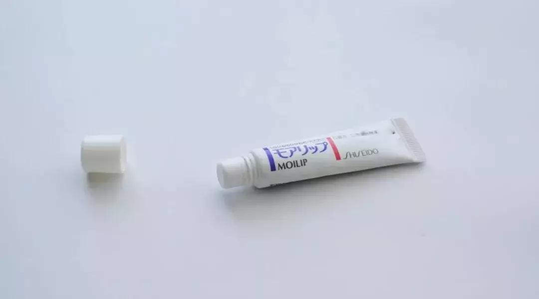 25支秋冬唇膏大型测评｜越搽越干？唇炎？最佳口红打底？