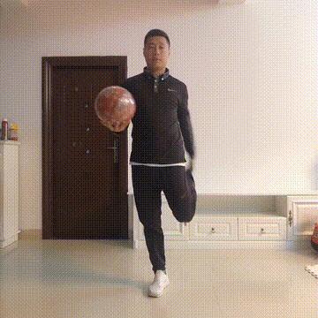 新加坡封城1个月宅在家的我们，竟活成了这个“鬼”样子