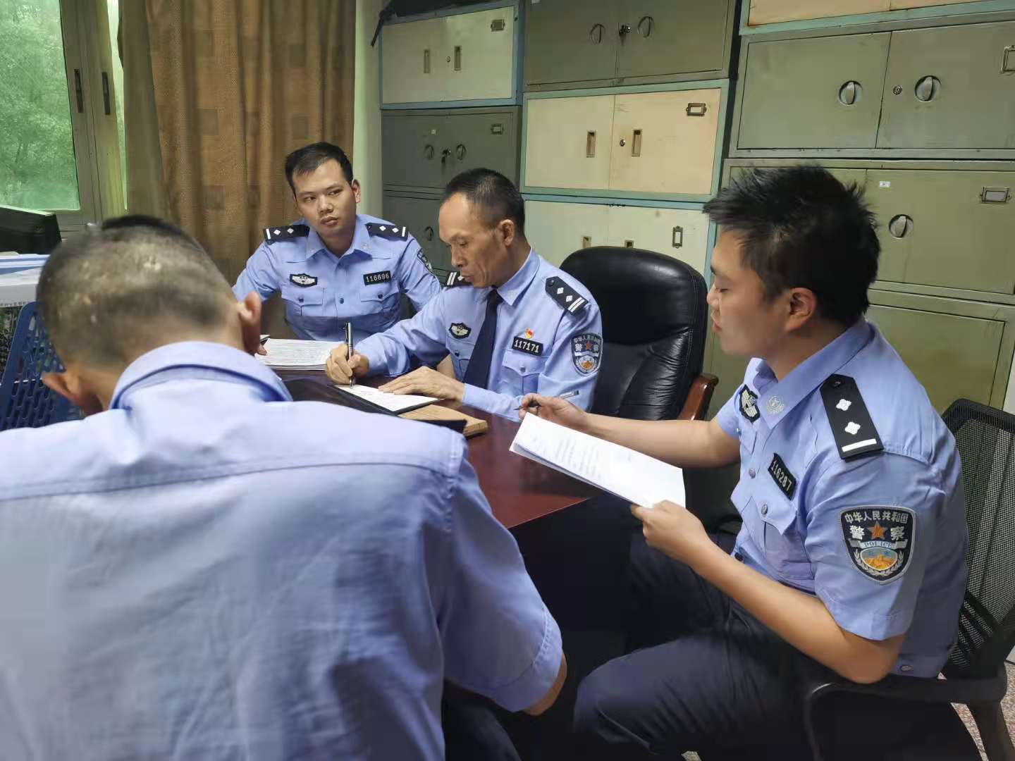 “神探民警”詹一奎：27年案侦生涯破案千余件