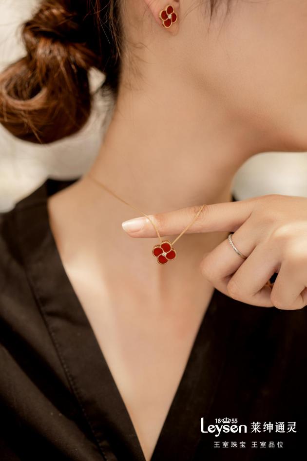 买珠宝首饰去哪个品牌店比较好,想买首饰去什么地方卖