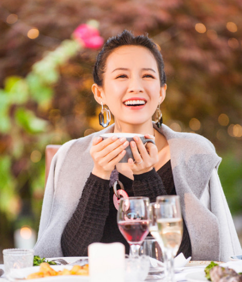 妻子团爆老公丑事：汪峰脚指甲硬到剪不动，买超耳朵被张嘉倪掏聋