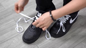 权志龙鞋带系法2.0,权志龙联名nike白鞋鞋带怎么系