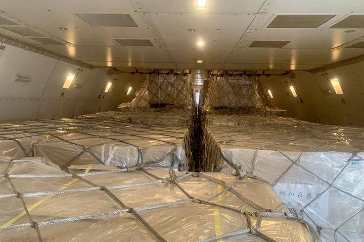 大型货机一日两次往返中日，只为防疫物资更快回国