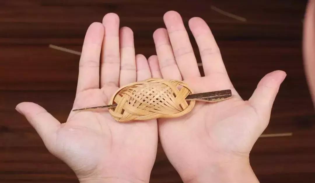 巴奴非遗竹编发簪怎么戴,简单的手工木制发簪教程