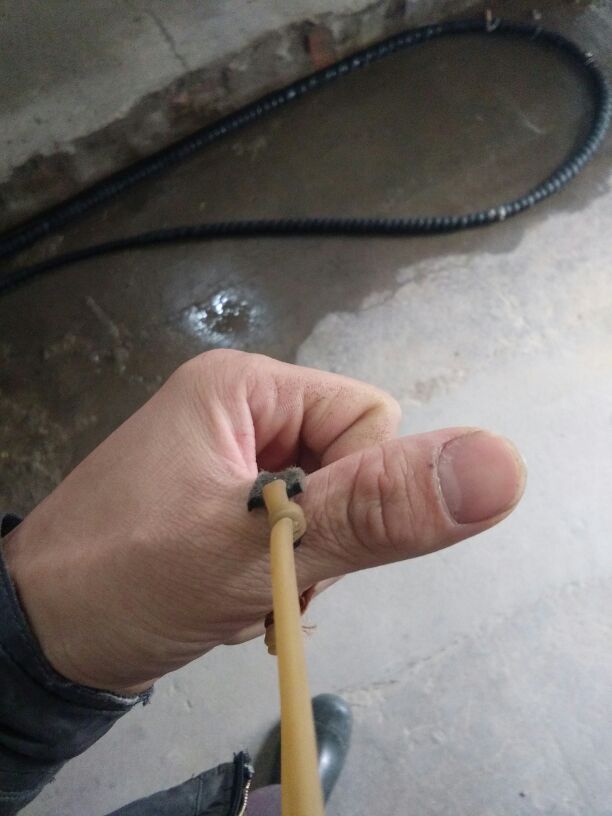 传统圆皮筋弹弓教学视频,原皮无架弹弓如何架手