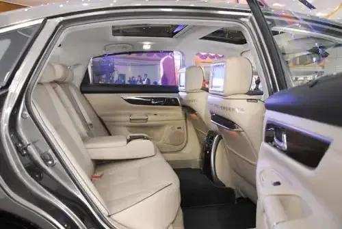 日产推出新车,日产天籁总算换代了配2.0t加cvt