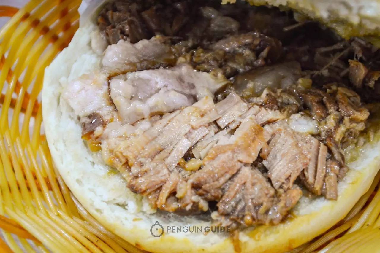 吃西安肉夹馍图片,吃西安肉夹馍视频