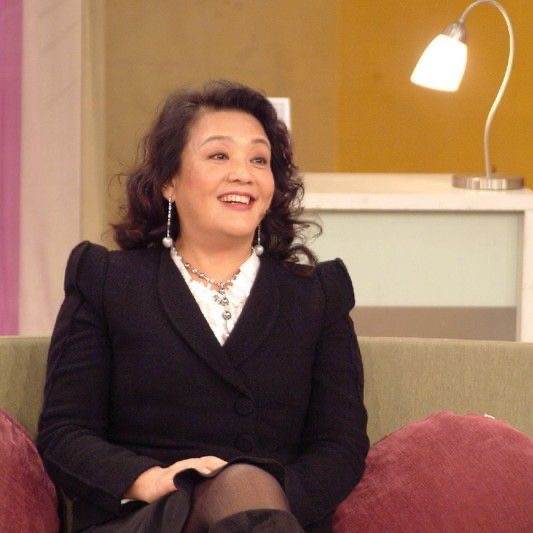 63岁北京女人，曾经开88家餐馆，身家过亿，却被资本踢出局，为啥