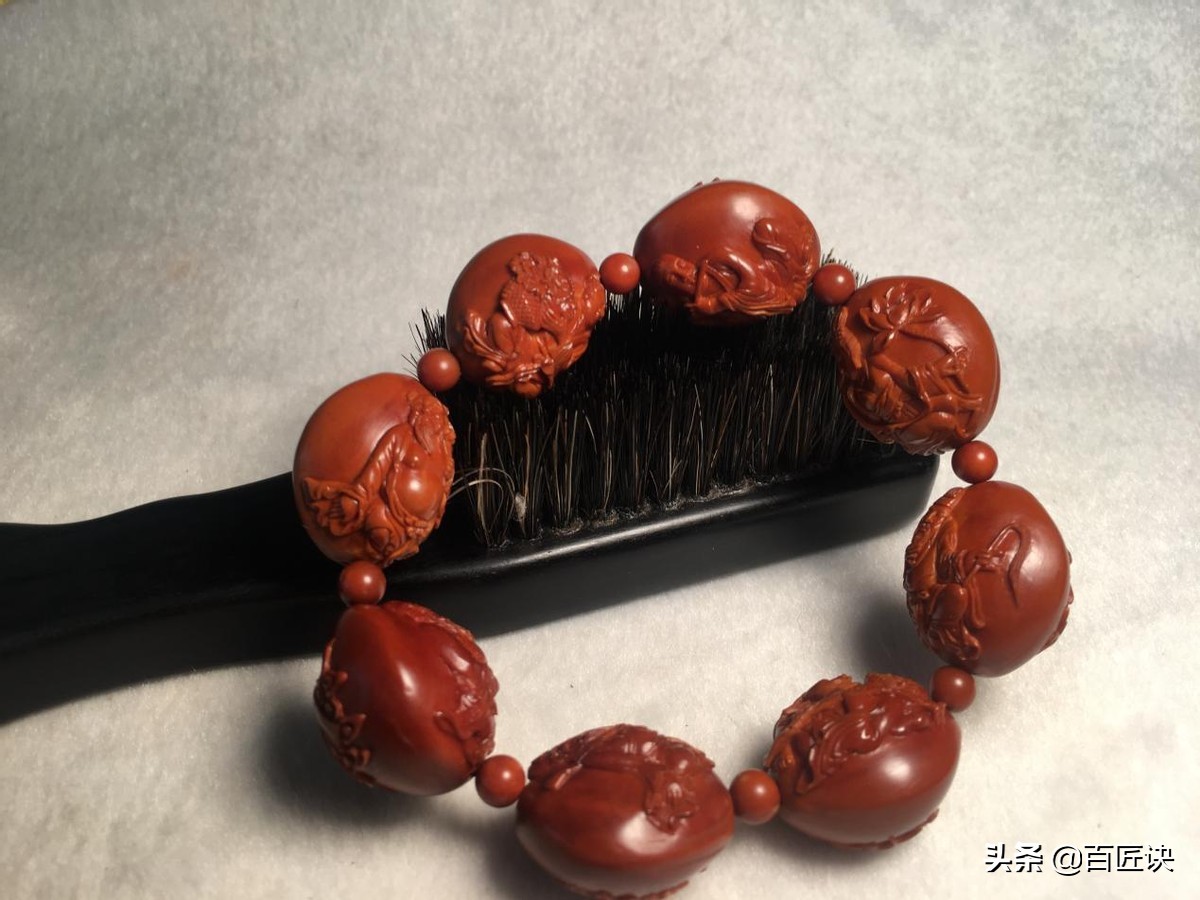 橄榄核手串发粘是什么原因,橄榄核雕手串上油到什么时候