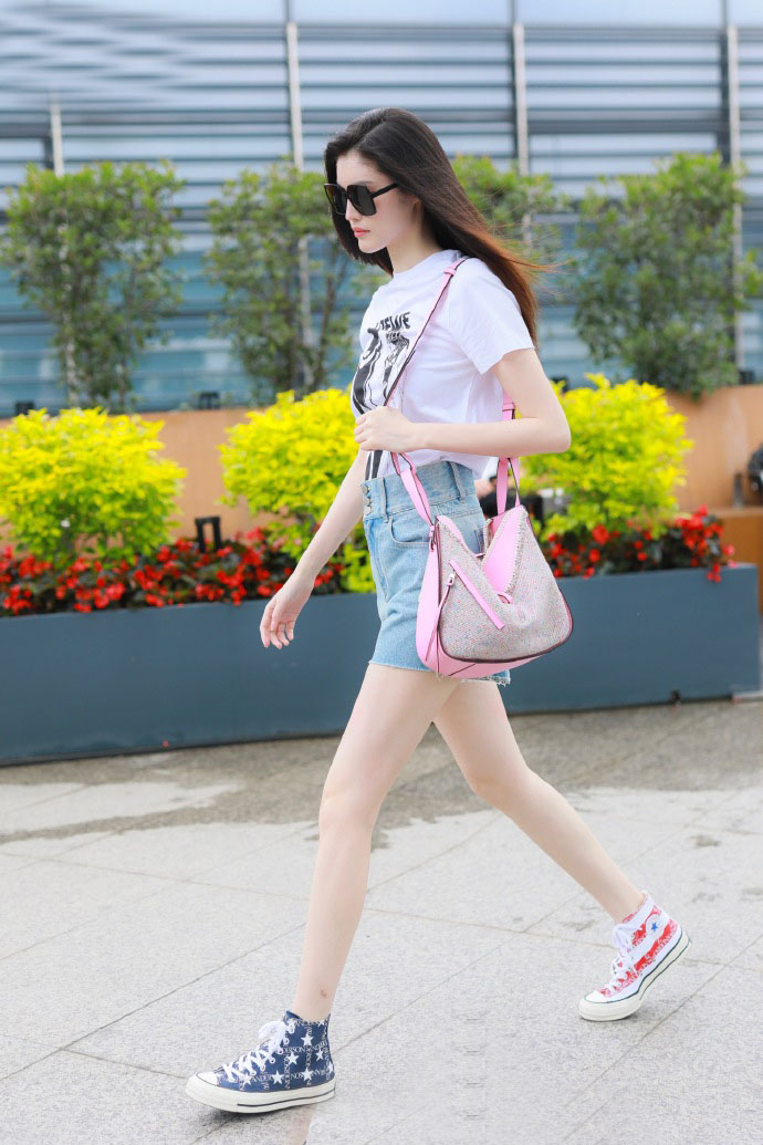 夏天穿腻了小白鞋?那你得试试这种“异色鞋”,郑秀文何穗都在穿