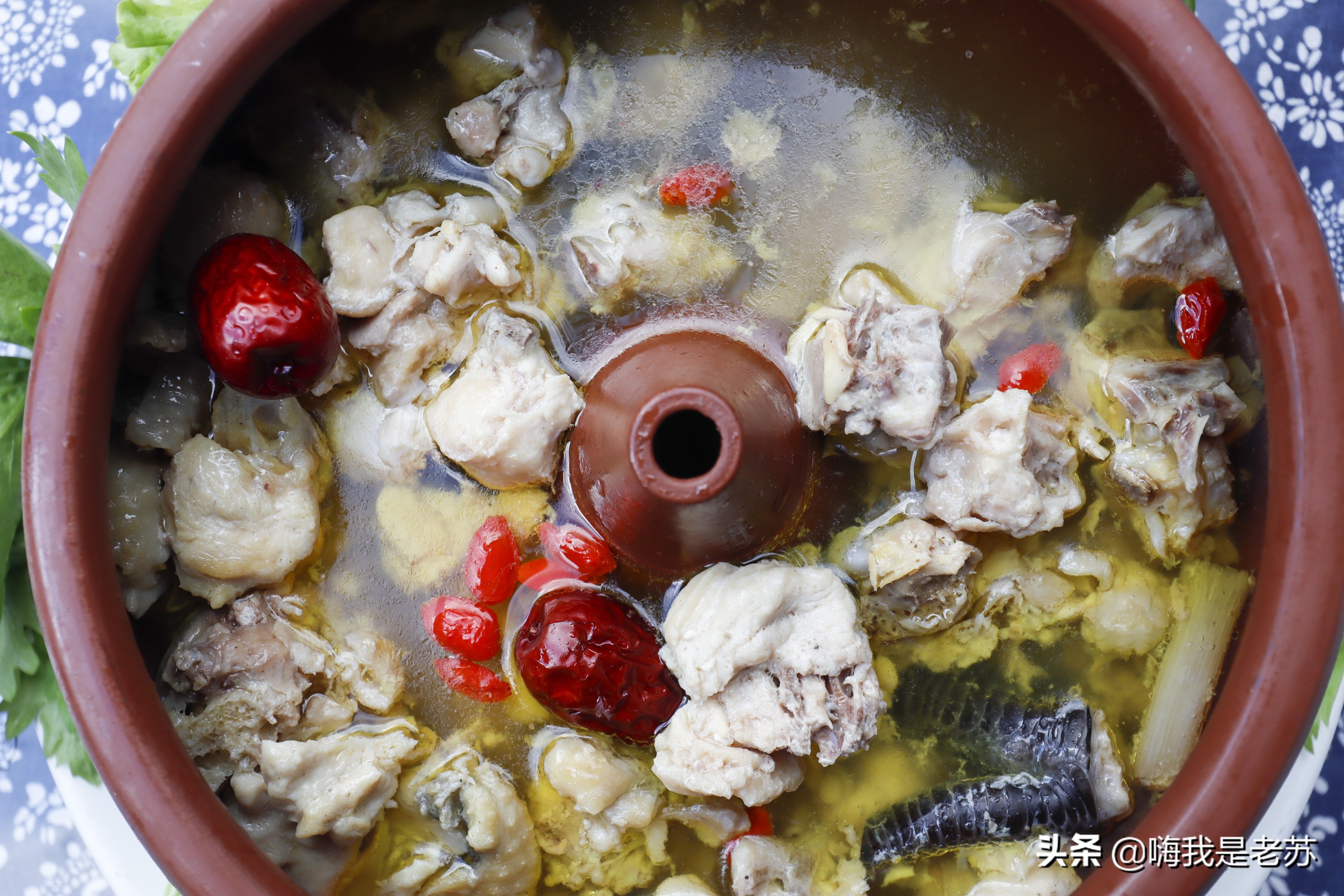 建水汽锅鸡放黑胡椒还是白胡椒,云南建水汽锅鸡怎样让汤更多