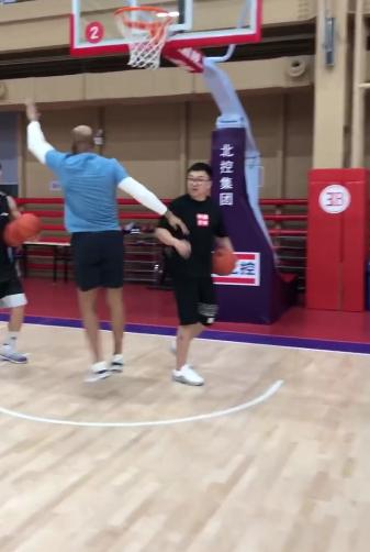 马布里超远三分,马布里经典过人惊呆奥尼尔