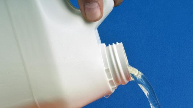 8旬老太在养老院突发疾病,八旬皮肤病老奶奶后续