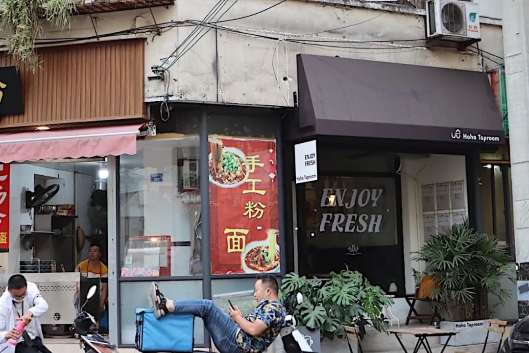 成都街道门面推荐,成都一街道商铺招牌