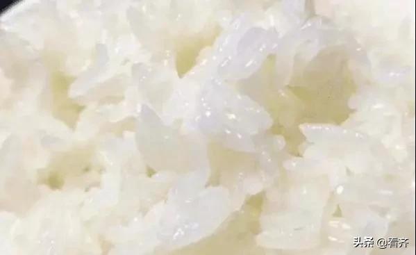 高颜值煮出来的米饭又软又可口,喷香软糯的米饭