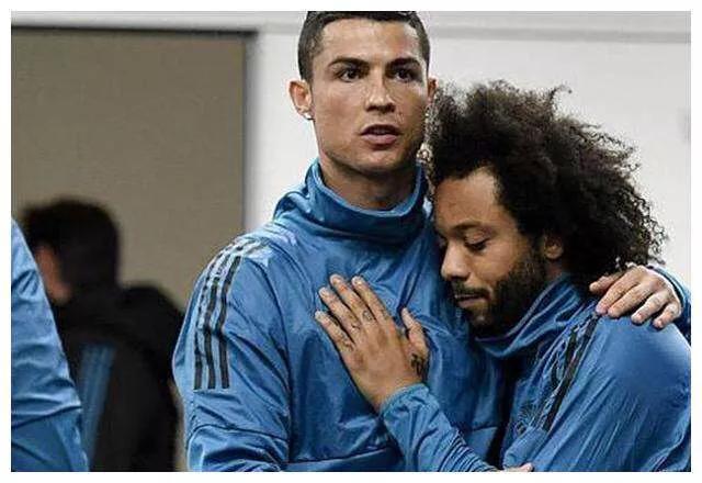 马塞洛张开双手,马塞洛深情告别俱乐部