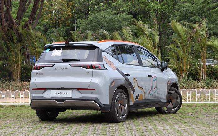 比亚迪海豚70kw和130kw哪个更实用,比亚迪纯电新车海豚