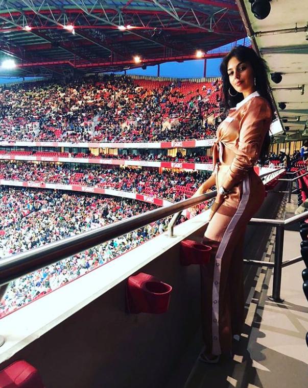 拿下亿万身价花花公子，从柜姐变第一富婆，她人生堪比偶像剧