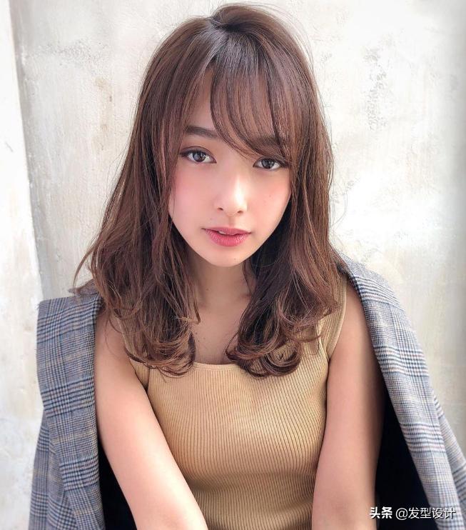 发型女2020流行发型中长发,中长发披发发型理发店
