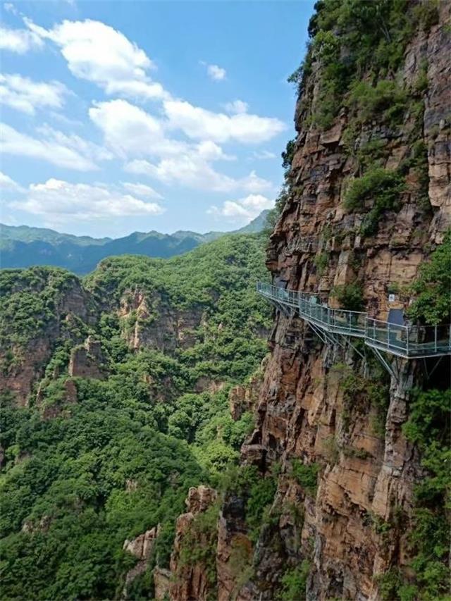 承德是一个神奇的地方，有着自己独特的地方，值得期待！