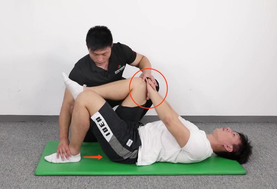 躺在床上矫正小腿外翻,小腿外翻如何矫正和站立