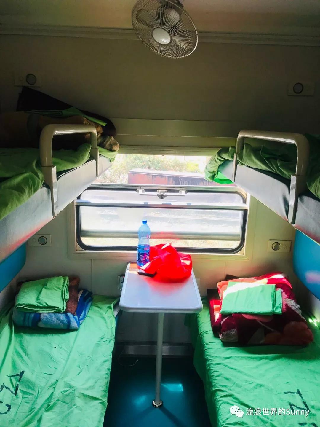 流浪非洲，乘坐中国援建火车去赞比亚，满满的亲切