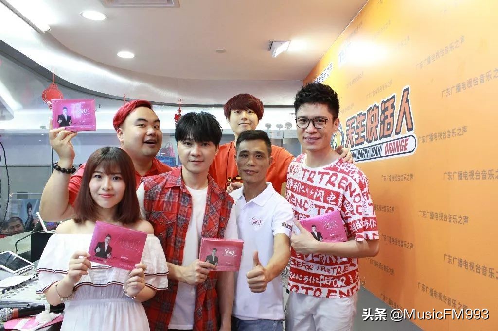 流行前线总店直播,流行前线负一层直播基地