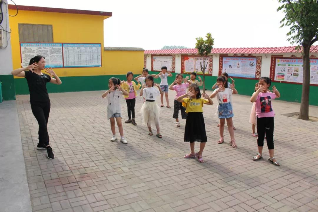 邓州市花洲实验小学少先队,邓州市北京路小学六一儿童节