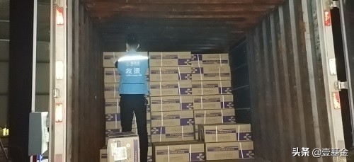 “哥,咱把店里的货送到一线去,尽点心意”一位湖北志愿者的60天