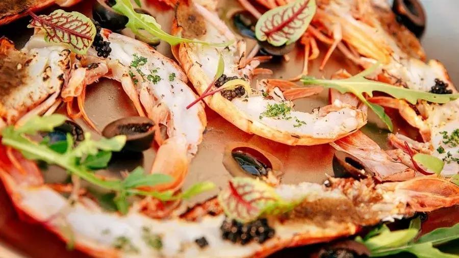 源和1916里的这家网红店，是花店也是甜点店还是图书馆