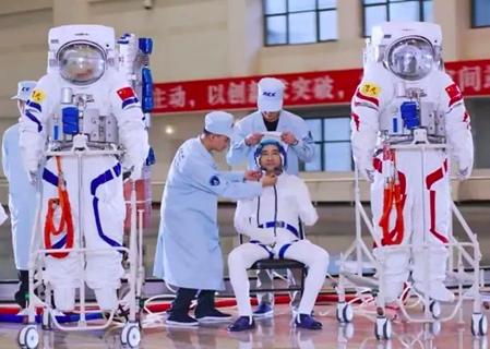 中国第二代舱外航天服参数,舱外航天服能用几次