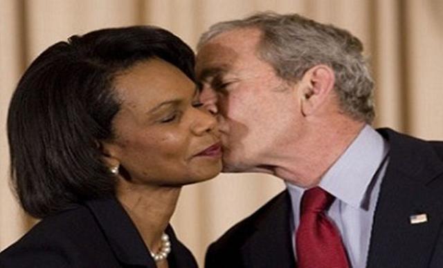 卡扎菲心中女神，地下室出生从政15年，为何受2位美国总统信赖？