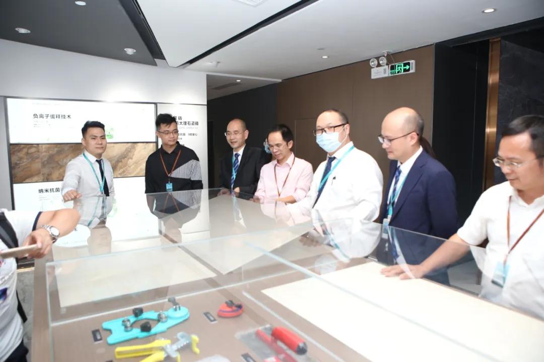 强驻佛山，抢滩华南！冠军磁砖在下一盘大棋