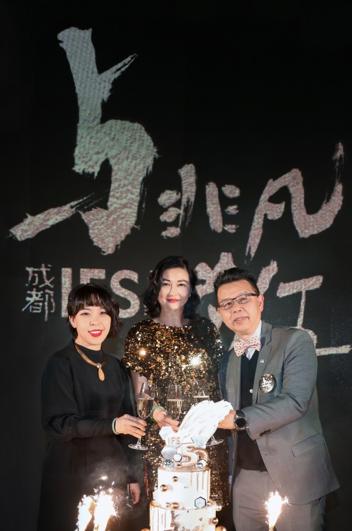 TheFabulousFive与非凡为伍成都IFS迎来五周年非凡时刻