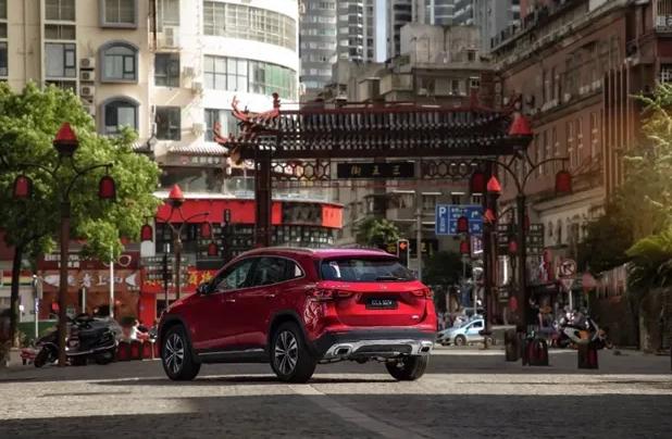 入门即豪华试驾奔驰全新gla200,奔驰gla2004matic和gla200区别