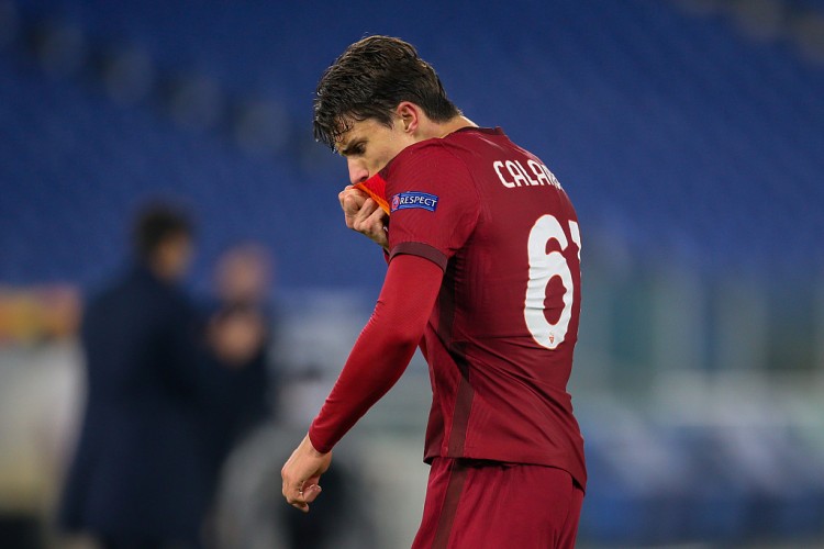 罗马球员被球砸,罗马球员被球童砸