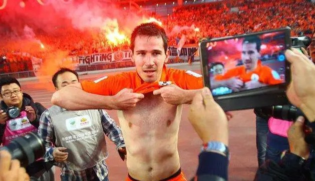 2019鲁能难忘瞬间,但愿时光如初见文章