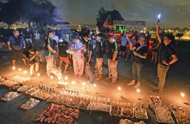 鬼月到来的风俗,鬼月来临禁忌图片