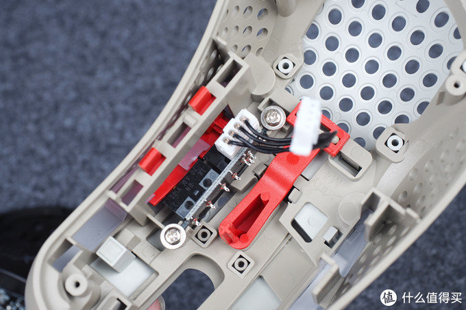 xtrfym4和xtrfym42区别,xtrfym4鼠标适合多大的手