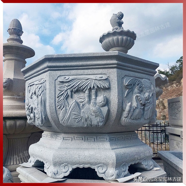 院子石头圆缸,庭院摆件青石花盆鱼缸