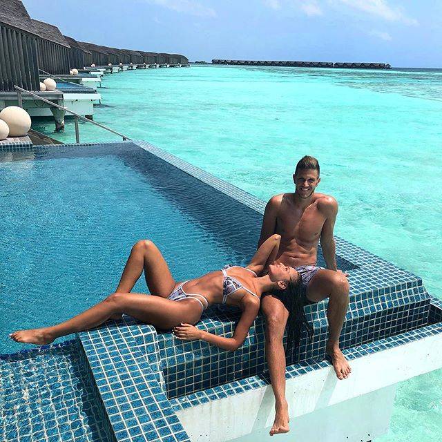 【花色足球】以色列性感超模内塔，堪比神奇女侠的最美退役女兵