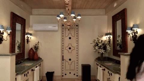 包包饰品拍照如何拍出高级感,出门旅游拍照百搭实用包包